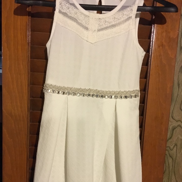 Girls white party dress - Picture 2 of 5